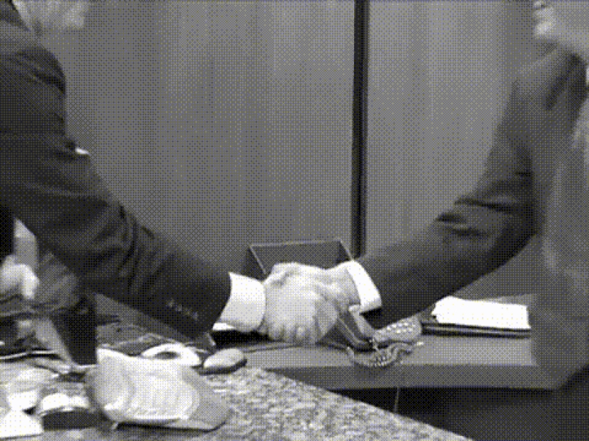 Crooked actors from TV stores Crooked actors from TV stores