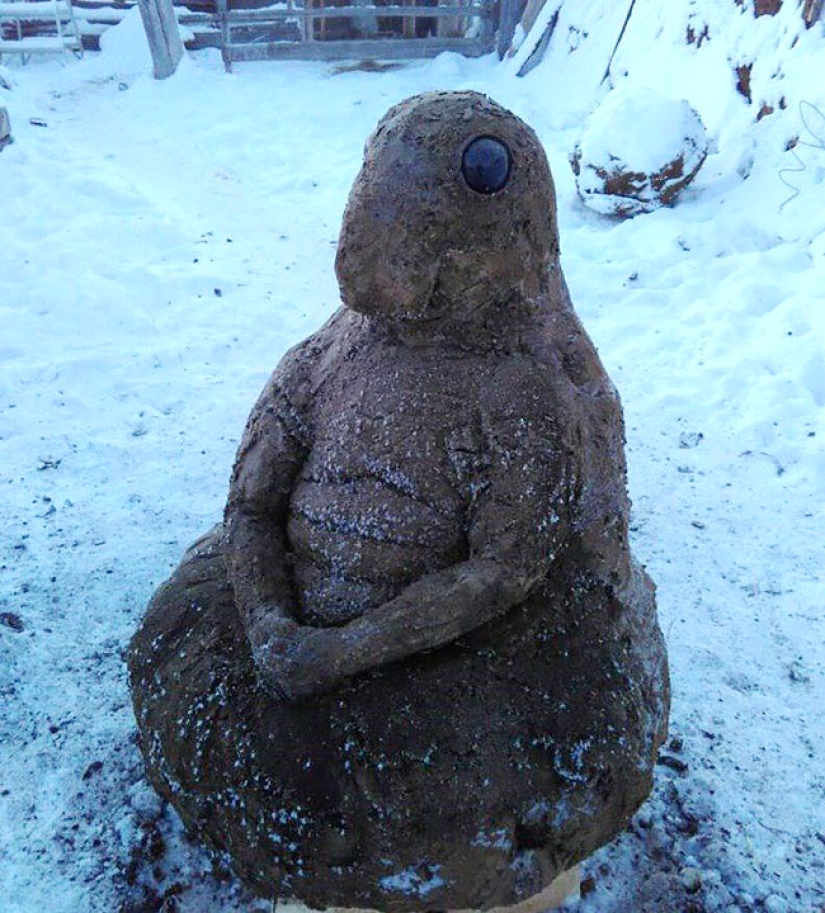 Cuando el arte huele: artesano yakut esculpe esculturas a partir de estiércol