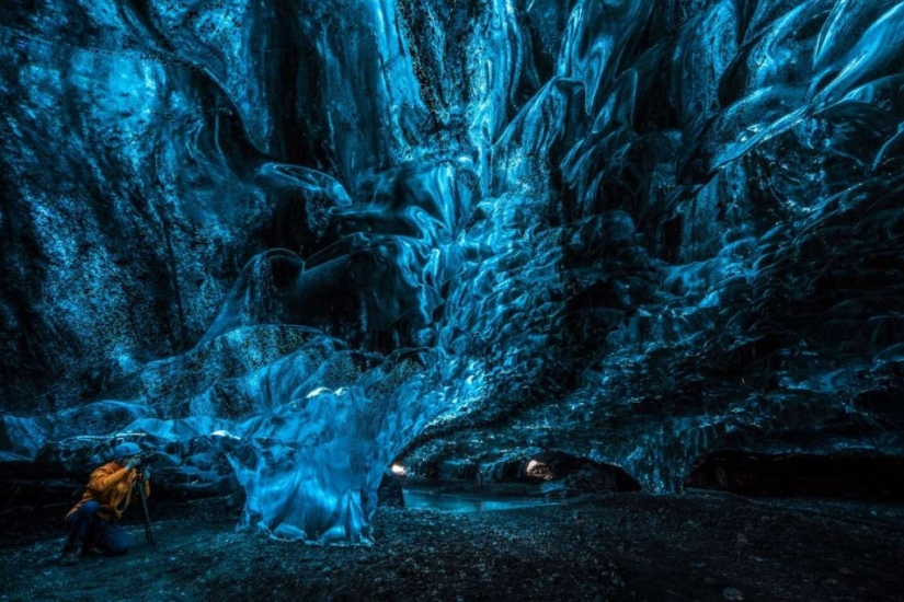Cueva de otro mundo en el glaciar Vatnajökull