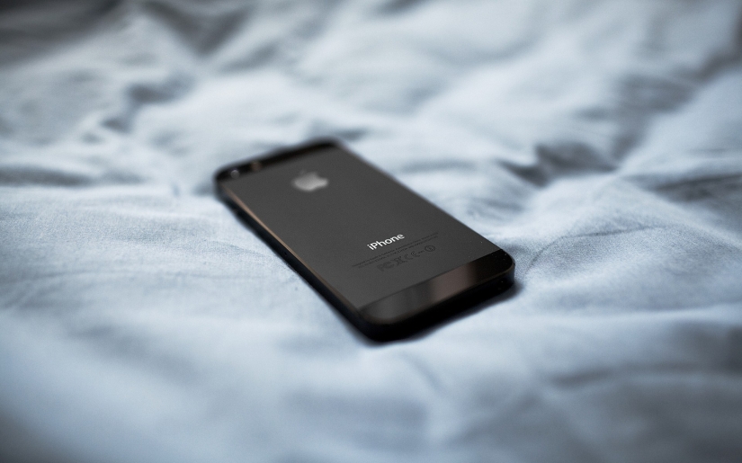 Dangerous for health: scientists told why you can't sleep with a smartphone Dangerous for health: scientists told why you can't sleep with a smartphone