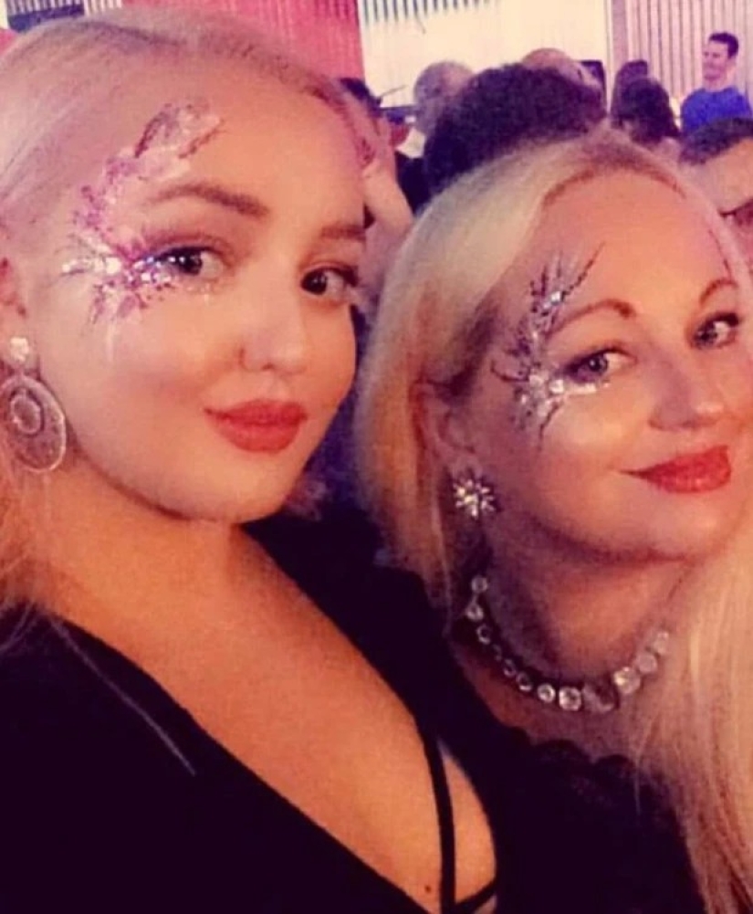 Daughters-mothers: 41-year-old British woman hangs out in clubs with her daughter and her friends