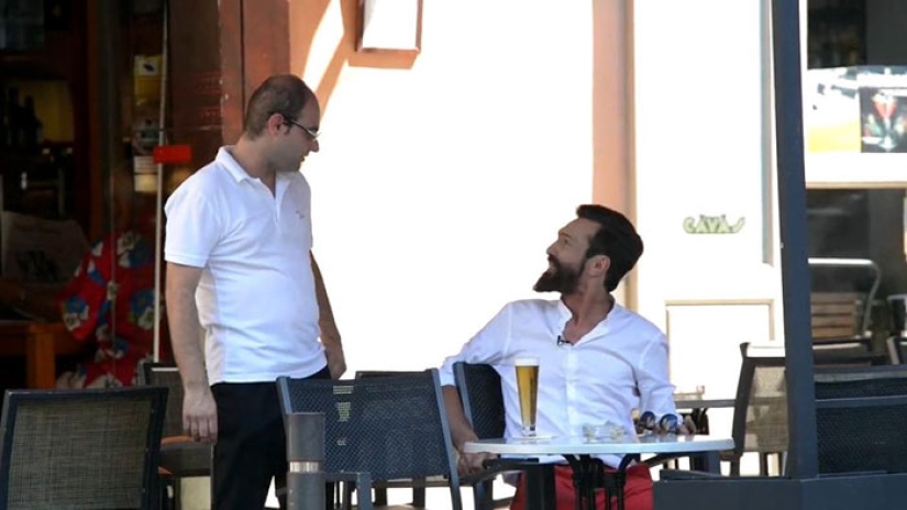 De indigentes a hipsters: un antiguo hombre sin hogar se conmueve hasta las lágrimas por su transformación De indigentes a hipsters: un antiguo hombre sin hogar se conmueve hasta las lágrimas por su transformación