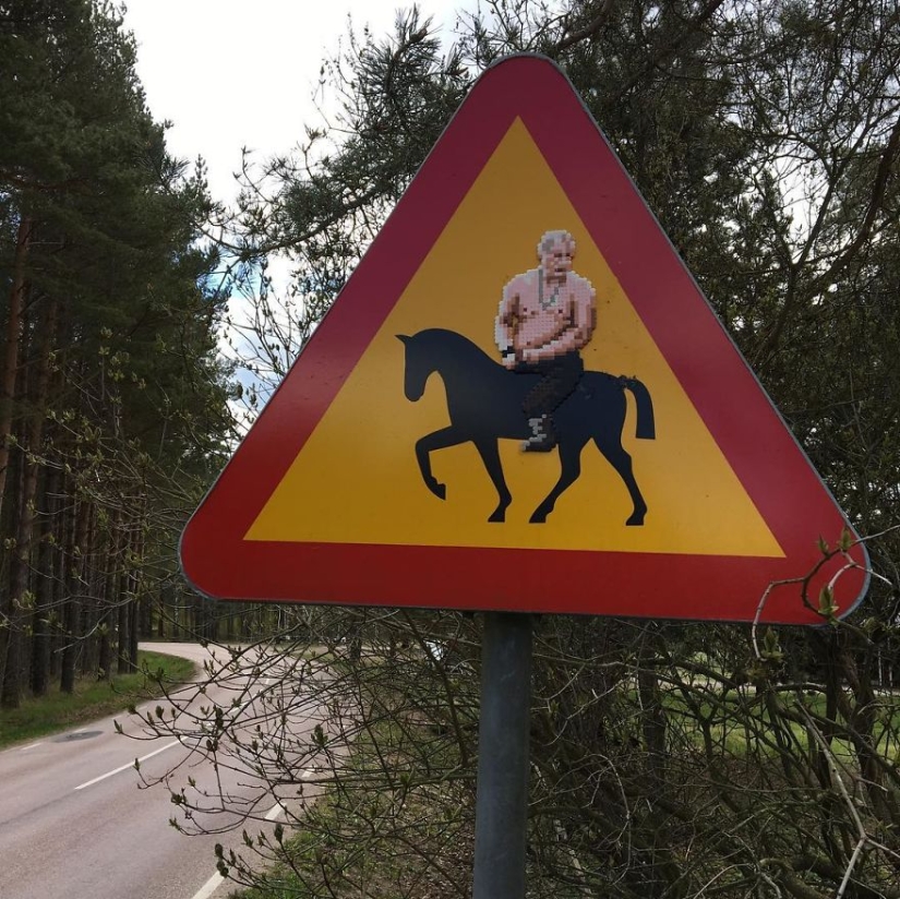 Dear, you have Putin pixelit: Swedish artist releases pixel heroes into the real world Dear, you have Putin pixelit: Swedish artist releases pixel heroes into the real world