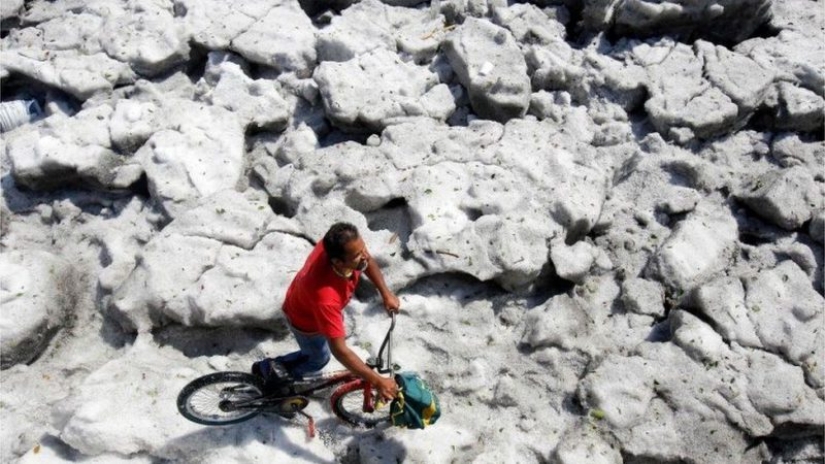 Debido al granizo, la ciudad mexicana se convirtió en un glaciar Debido al granizo, la ciudad mexicana se convirtió en un glaciar