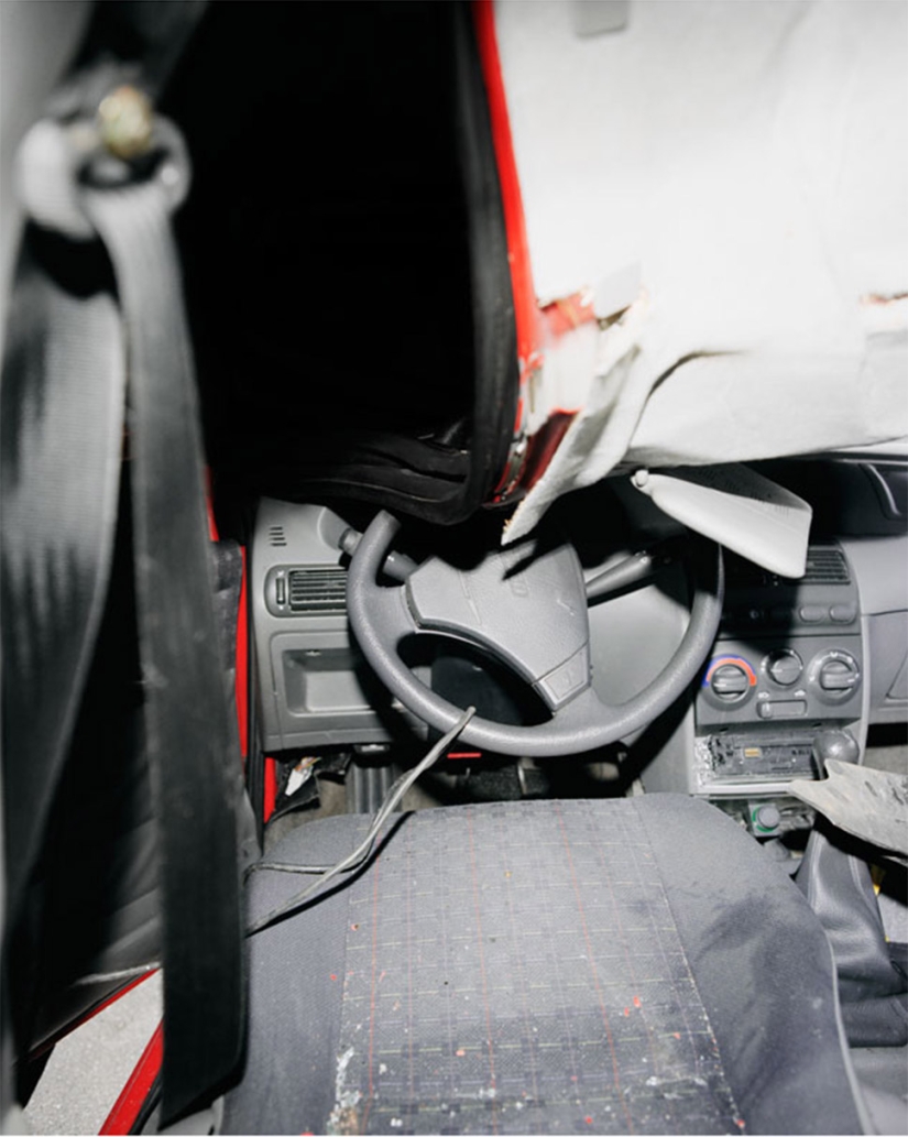 Dentro de autos que chocaron en accidentes terribles