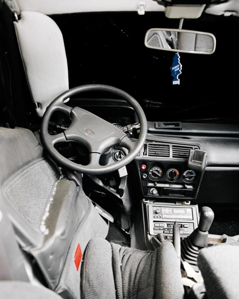 Dentro de autos que chocaron en accidentes terribles