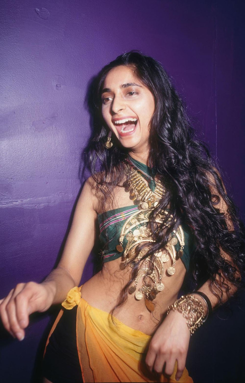 Descuido de la vida nocturna de los Británicos en los 80-90‑s de la lente en el club fotógrafo Adam Friedman