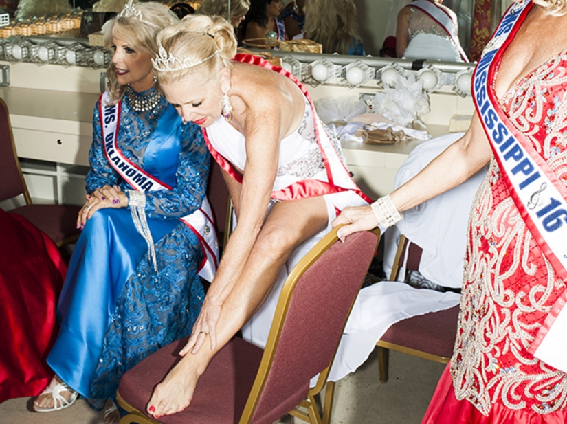 Detrás de escena del concurso de belleza Miss Age America