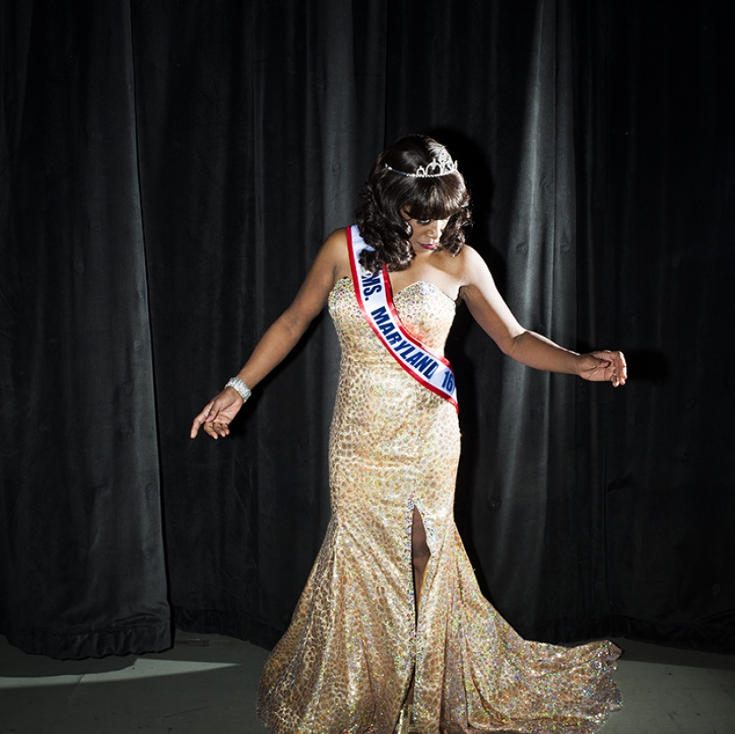 Detrás de escena del concurso de belleza Miss Age America