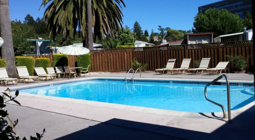 Devastation, ash and smoke: apocalyptic photos of California before and after wildfires Devastation, ash and smoke: apocalyptic photos of California before and after wildfires