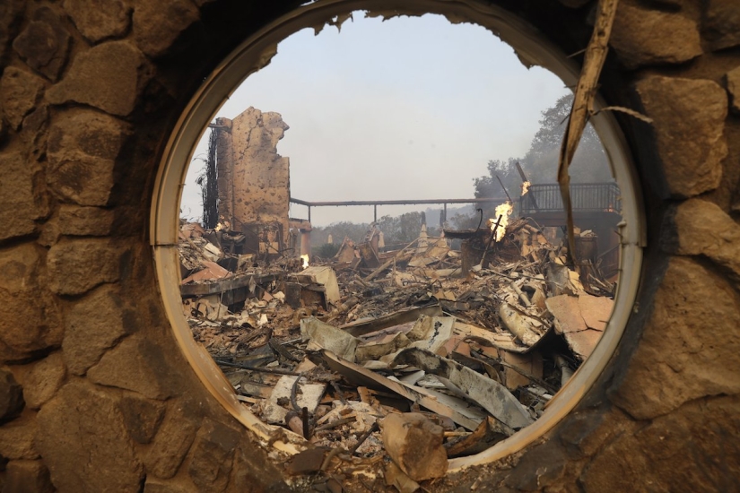 Devastation, ash and smoke: apocalyptic photos of California before and after wildfires Devastation, ash and smoke: apocalyptic photos of California before and after wildfires