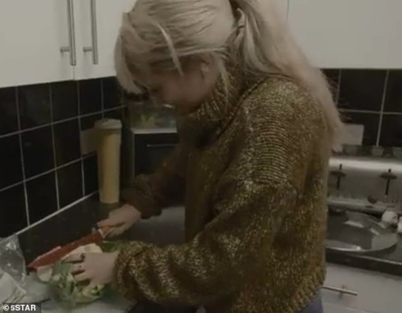 Diamond tears in the slums: the majorette burst into tears when she and her poor friend were accosted by two gopnik