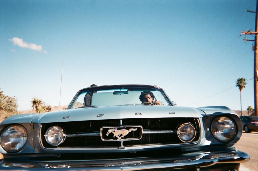 "Diary of a one-off": the photographer sent 10 cameras around the world and was sent 10 thousand stories