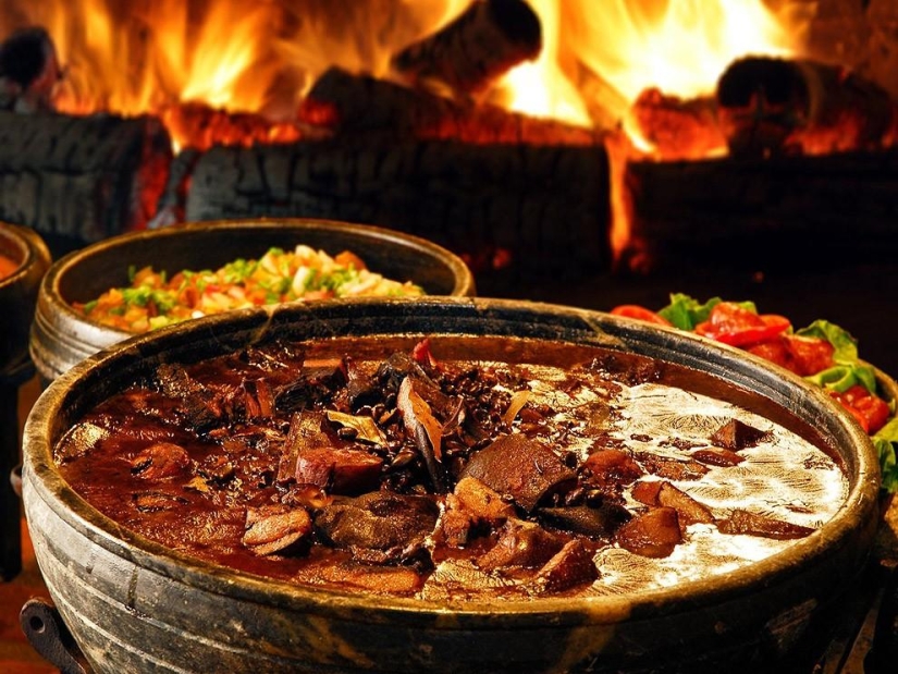 Dishes that are worth trying while traveling around the world Dishes that are worth trying while traveling around the world