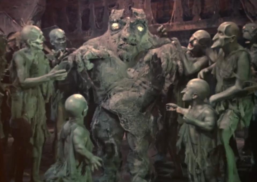 "Disparar de pie en un ataúd no la asustó": cómo se filmó la única película de terror soviética "Viy" "Disparar de pie en un ataúd no la asustó": cómo se filmó la única película de terror soviética "Viy"