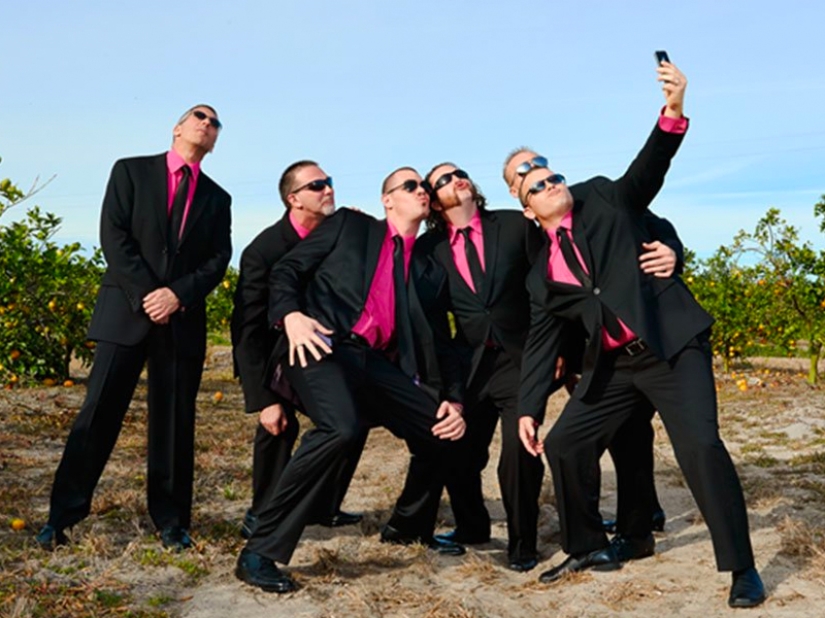 Divertidas fotos de boda con la participación de los amigos del novio. Divertidas fotos de boda con la participación de los amigos del novio.