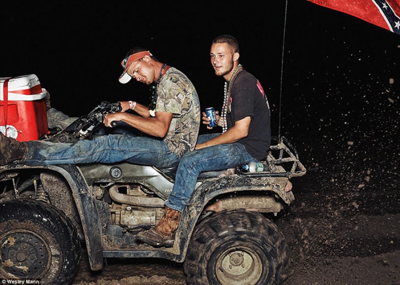 Diviértete, clase trabajadora: cómo se relajan los estadounidenses comunes Diviértete, clase trabajadora: cómo se relajan los estadounidenses comunes