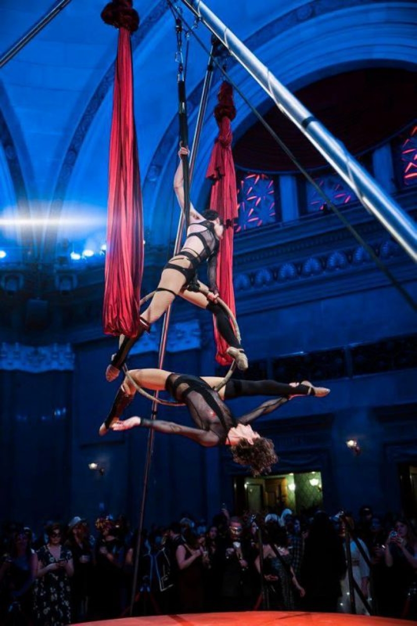 Diviértete, diviértete celebrando el Año Nuevo: cómo se llevará a cabo el "Illuminati Ball", la fiesta de Año Nuevo más picante Diviértete, diviértete celebrando el Año Nuevo: cómo se llevará a cabo el "Illuminati Ball", la fiesta de Año Nuevo más picante