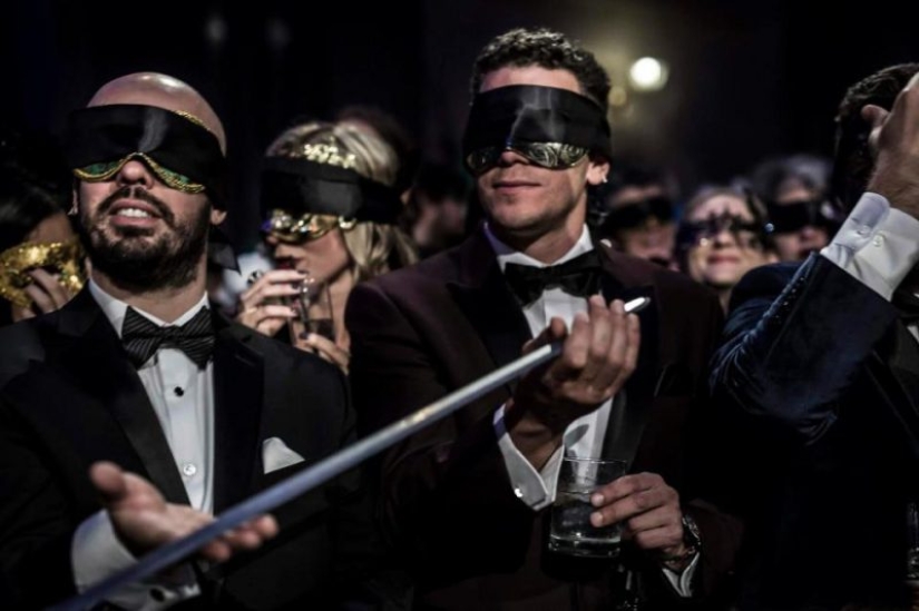 Diviértete, diviértete celebrando el Año Nuevo: cómo se llevará a cabo el "Illuminati Ball", la fiesta de Año Nuevo más picante Diviértete, diviértete celebrando el Año Nuevo: cómo se llevará a cabo el "Illuminati Ball", la fiesta de Año Nuevo más picante