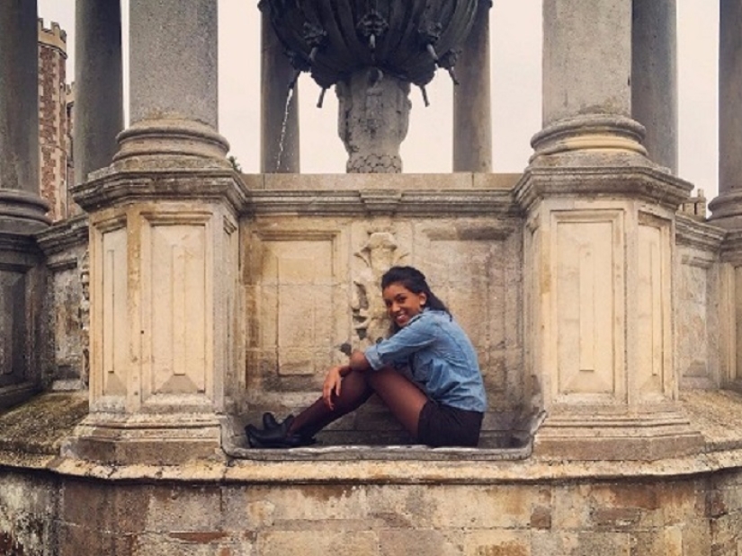 Doing homework at the fountain of the XIV century: one day in the life of a Cambridge student