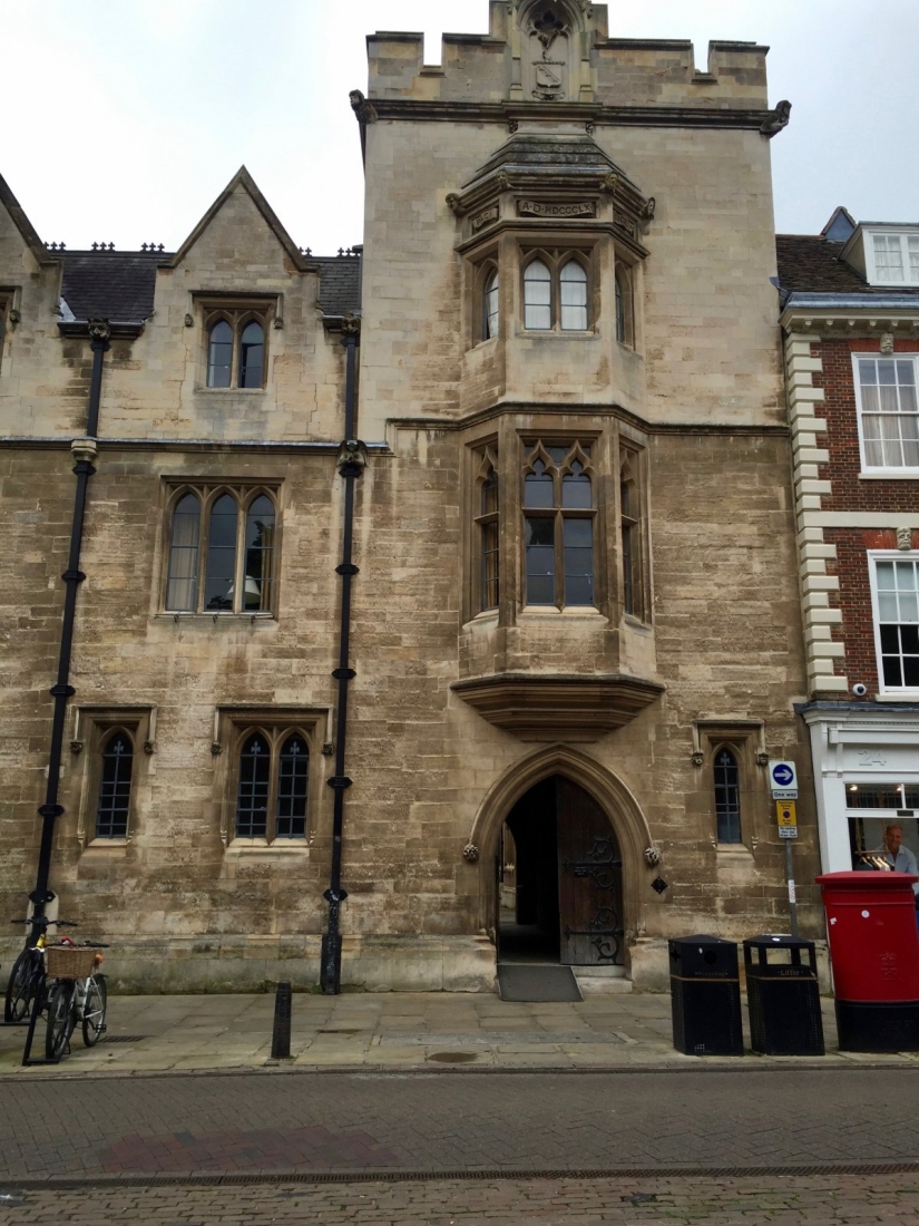 Doing homework at the fountain of the XIV century: one day in the life of a Cambridge student