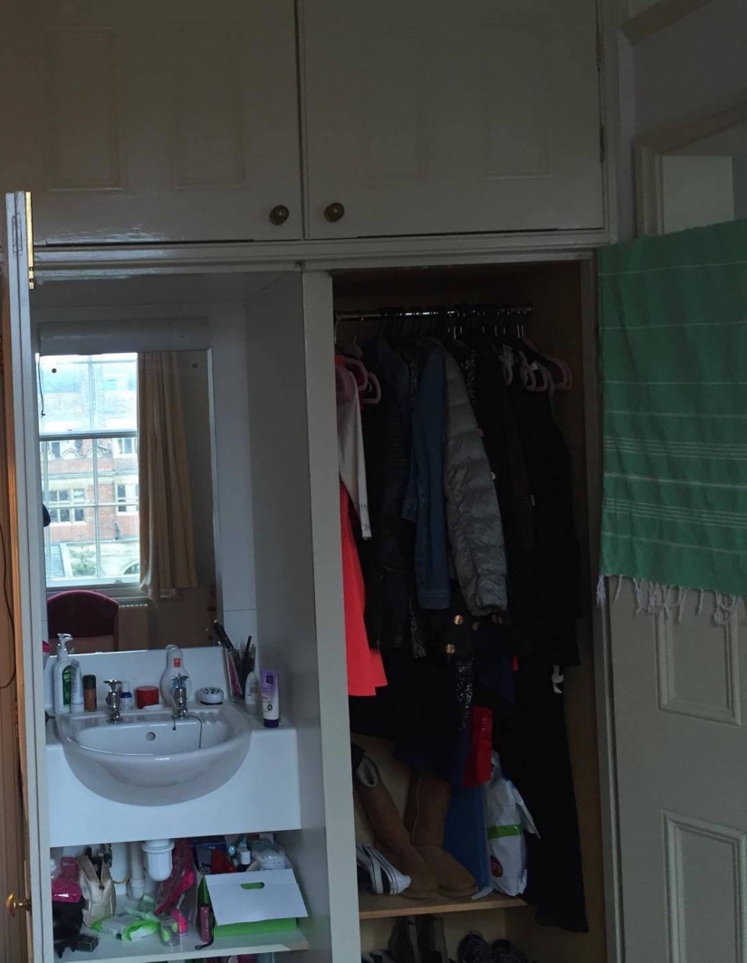 Doing homework at the fountain of the XIV century: one day in the life of a Cambridge student