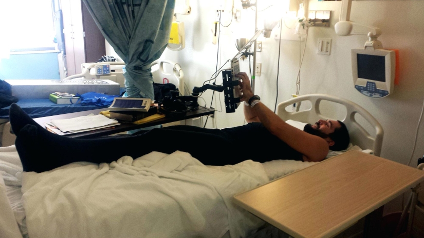 Dream job or bullying? The guy lay for 70 days for 18 thousand dollars Dream job or bullying? The guy lay for 70 days for 18 thousand dollars