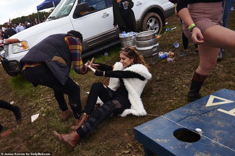Drunken frenzy, debauchery and bloody skirmishes: how Americans have fun at charity races Drunken frenzy, debauchery and bloody skirmishes: how Americans have fun at charity races