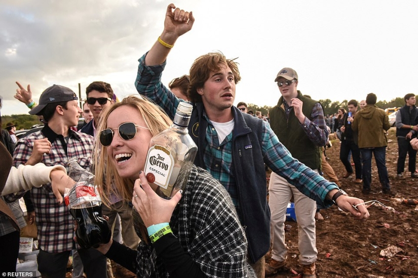 Drunken frenzy, debauchery and bloody skirmishes: how Americans have fun at charity races Drunken frenzy, debauchery and bloody skirmishes: how Americans have fun at charity races