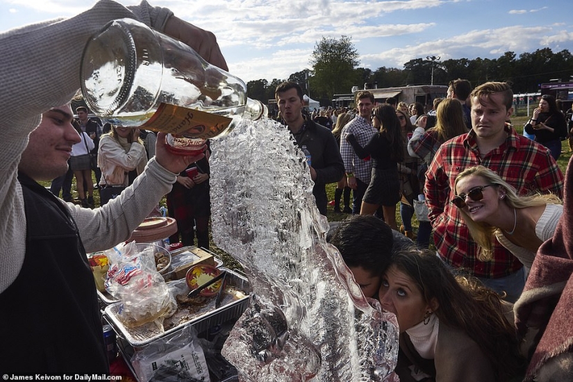 Drunken frenzy, debauchery and bloody skirmishes: how Americans have fun at charity races Drunken frenzy, debauchery and bloody skirmishes: how Americans have fun at charity races