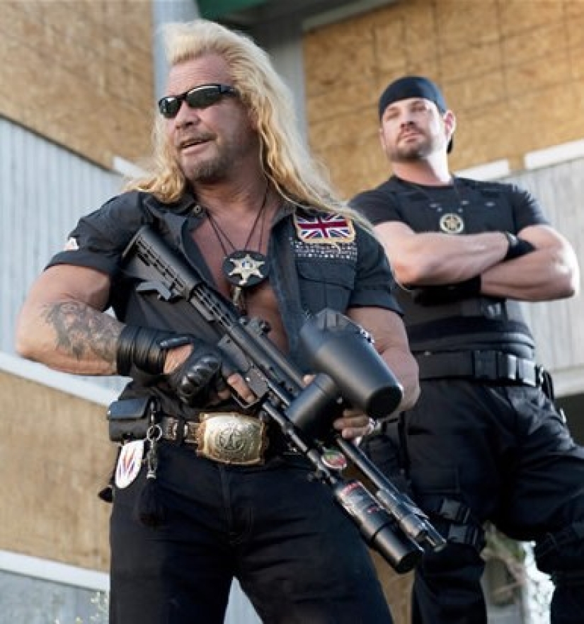 Duane "Dog" Chapman: un cazador de recompensas, que se convirtió mi vida en el reality show Duane "Dog" Chapman: un cazador de recompensas, que se convirtió mi vida en el reality show