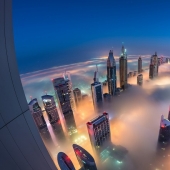 Dubái envuelto en niebla