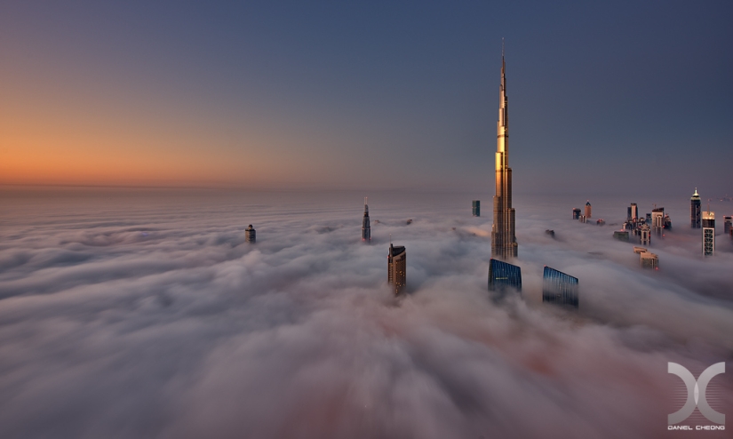 Dubái envuelto en niebla