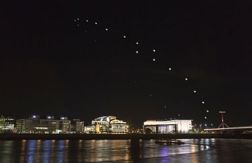 Durante un año, el sol en el cielo escribe un ocho