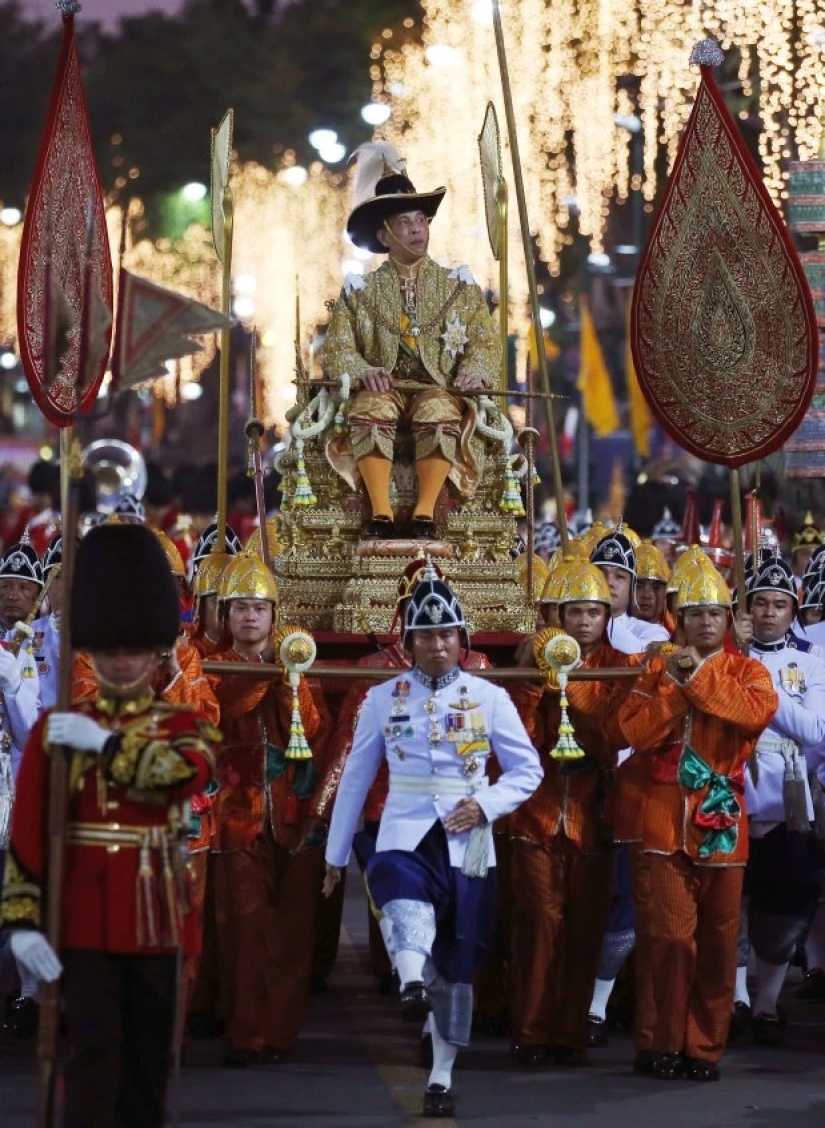 Echemos un vistazo al hotel donde el monarca de Tailandia está en cuarentena con un harén