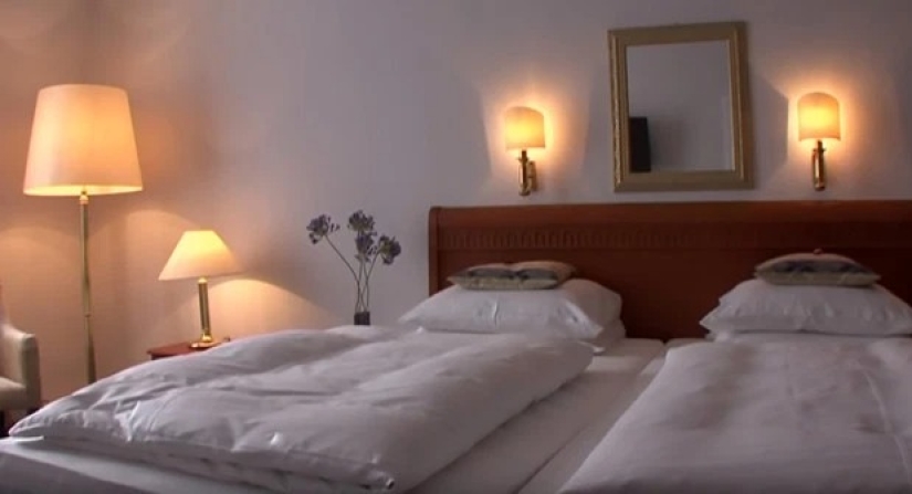 Echemos un vistazo al hotel donde el monarca de Tailandia está en cuarentena con un harén