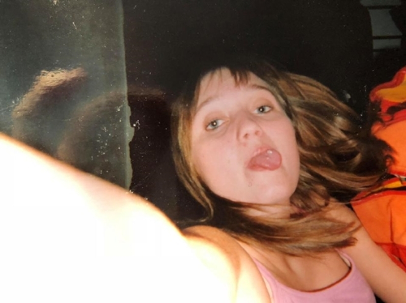 Efecto Benjamin Button: mujer británica de 31 años "envejece al revés" y se ve más joven que a los 15