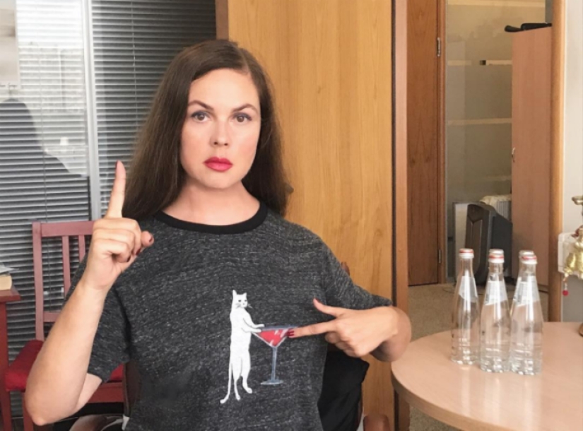 Ekaterina Andreeva explained the inscription "Too late" on her jacket, but "not only everyone" understood it Ekaterina Andreeva explained the inscription "Too late" on her jacket, but "not only everyone" understood it