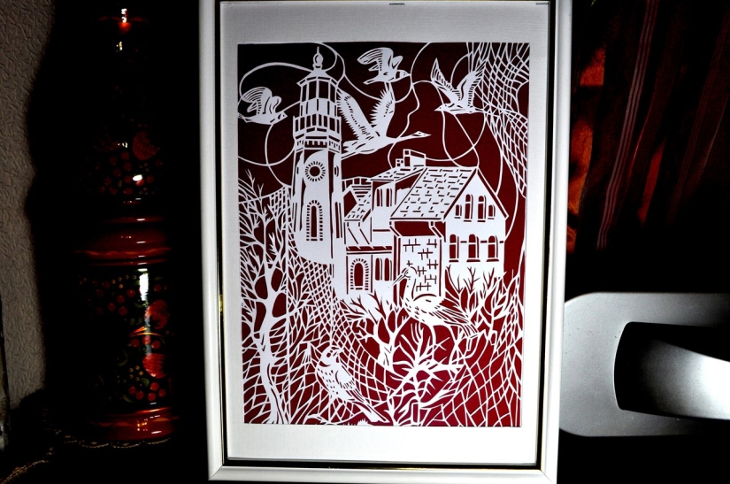 El abuelo de Pskov hace increíbles pinturas con papel