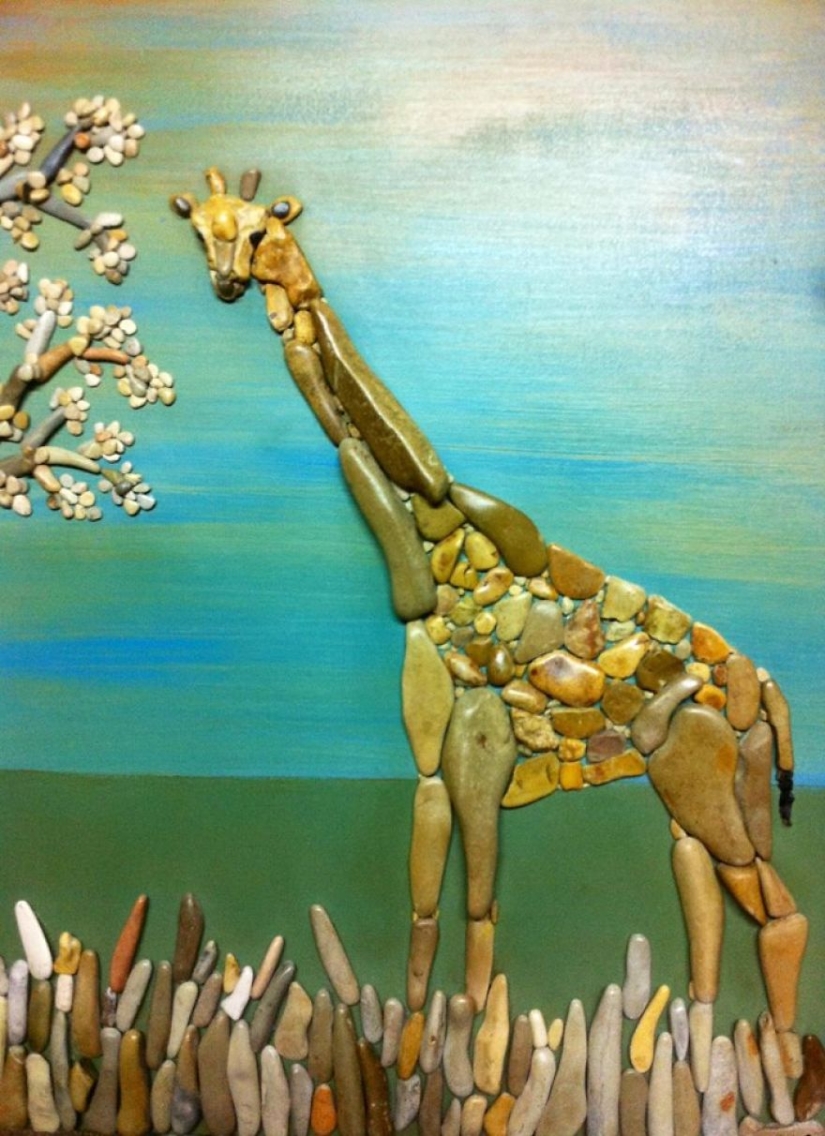 El artista hace pinturas increíblemente realistas a partir de piedras encontradas en la playa