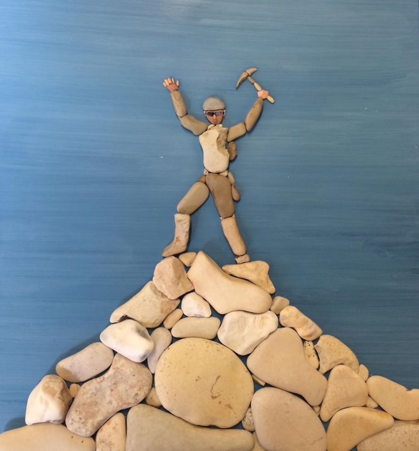 El artista hace pinturas increíblemente realistas a partir de piedras encontradas en la playa