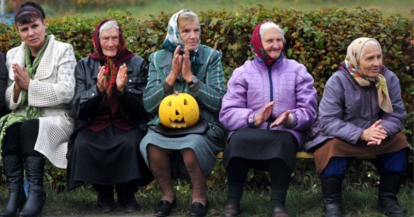 El "banco para yoguis" de Rostov causó indignación entre los internautas El "banco para yoguis" de Rostov causó indignación entre los internautas