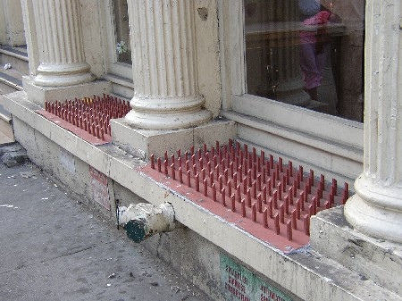 El "banco para yoguis" de Rostov causó indignación entre los internautas El "banco para yoguis" de Rostov causó indignación entre los internautas