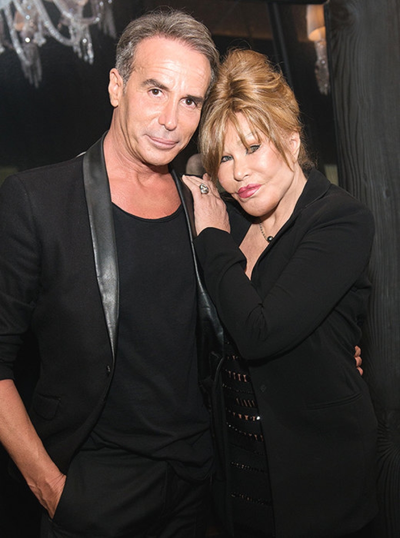 El Club de los Enamorados: cómo son los compañeros de vida de las mujeres obsesionadas con el plástico El Club de los Enamorados: cómo son los compañeros de vida de las mujeres obsesionadas con el plástico