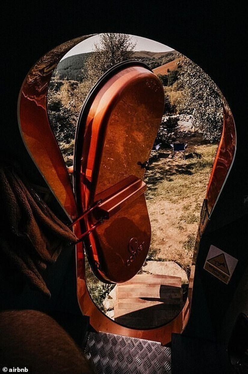 El Conker loco hotel steampunk en el desierto de Gales