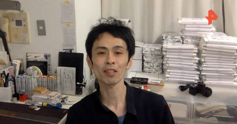 El diseñador japonés presentó una colección de calcetines con fugas "ecológicos" El diseñador japonés presentó una colección de calcetines con fugas "ecológicos"