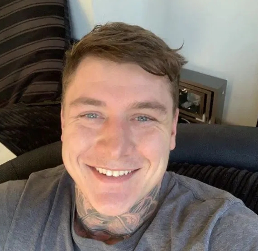 El ejército británico dejó el servicio y comenzó a actuar en el porno gay. Pero no es lo que pensabas, es solo un trabajo El ejército británico dejó el servicio y comenzó a actuar en el porno gay. Pero no es lo que pensabas, es solo un trabajo