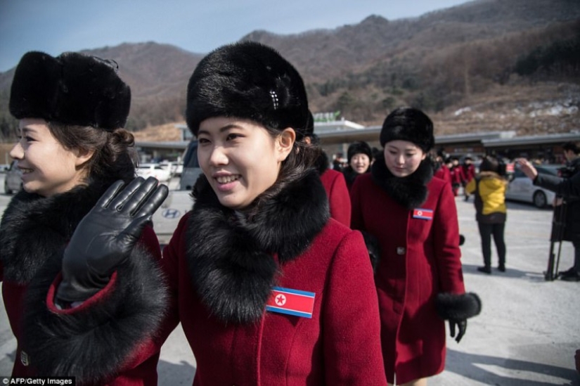 El" ejército de porristas " de Corea del Norte llegó a los Juegos Olímpicos de Invierno
