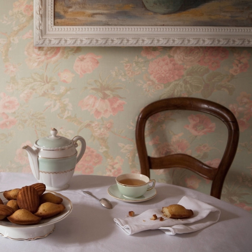 El fotógrafo recrea las fiestas descritas en las páginas de obras literarias famosas