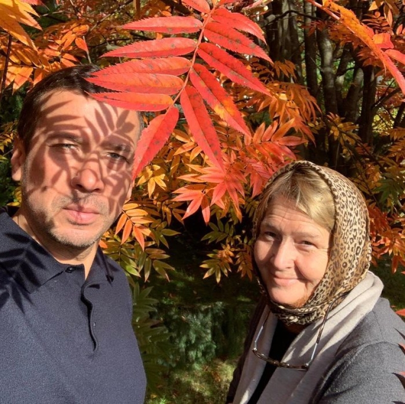 El hijo de mamá para siempre: fotos de 15 artistas rusos con madres